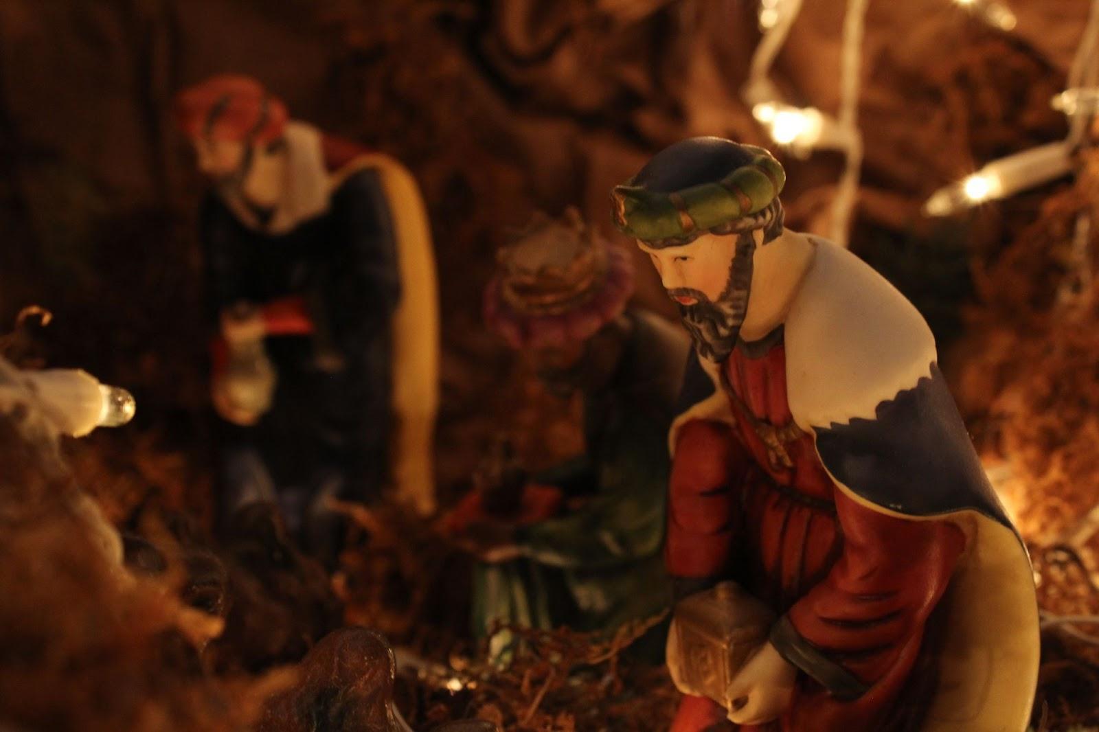 Imagen que contiene tabla, parado, comida, platoDescripci&oacute;n generada autom&aacute;ticamente